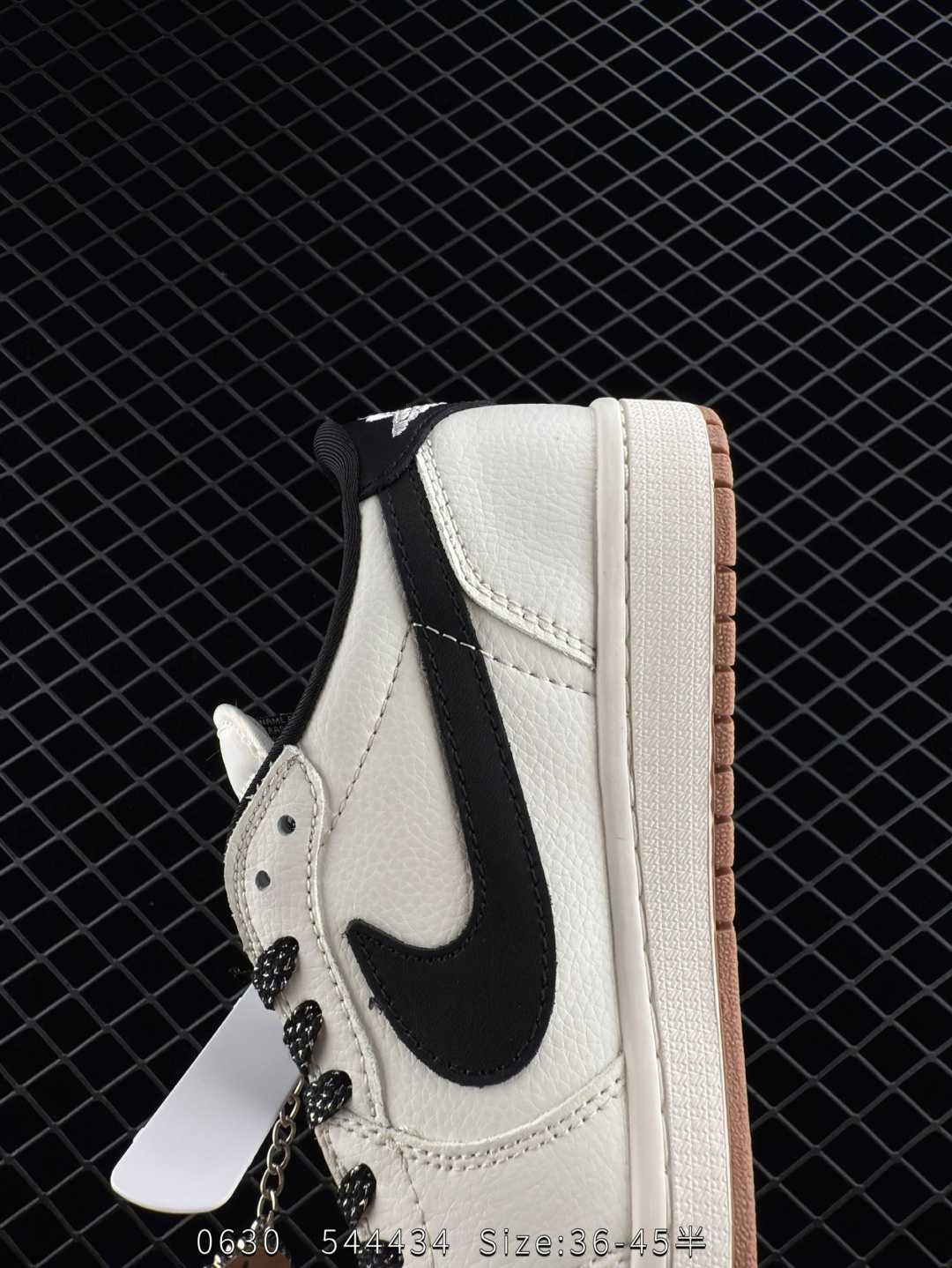 Travis Scott x Air Jordan 1 ” Reverse Mocha “